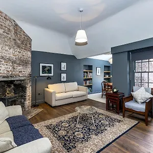 https://ulster-suite.dublin-hotelsweb.com